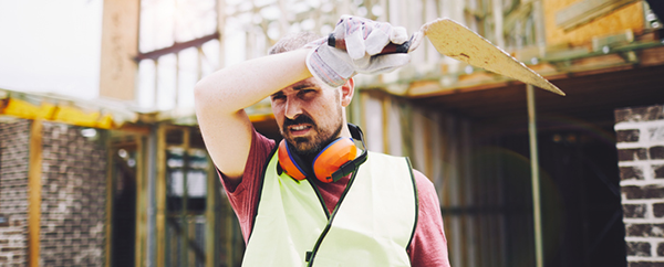 You are currently viewing Top summer safety hazards for outdoor workers