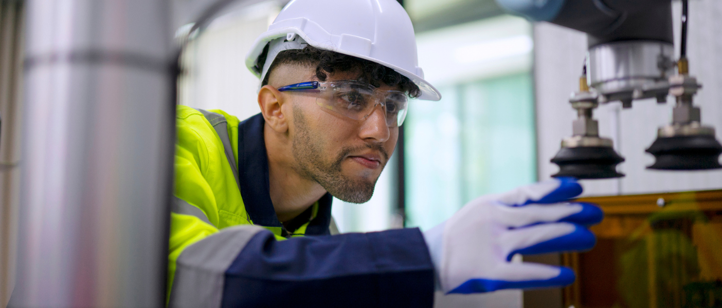 You are currently viewing Labor shortages and rising medical costs squeeze workers’ comp market